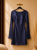 Ref A25: Robe satinée bleu nuit –&nbsp;Taille XS