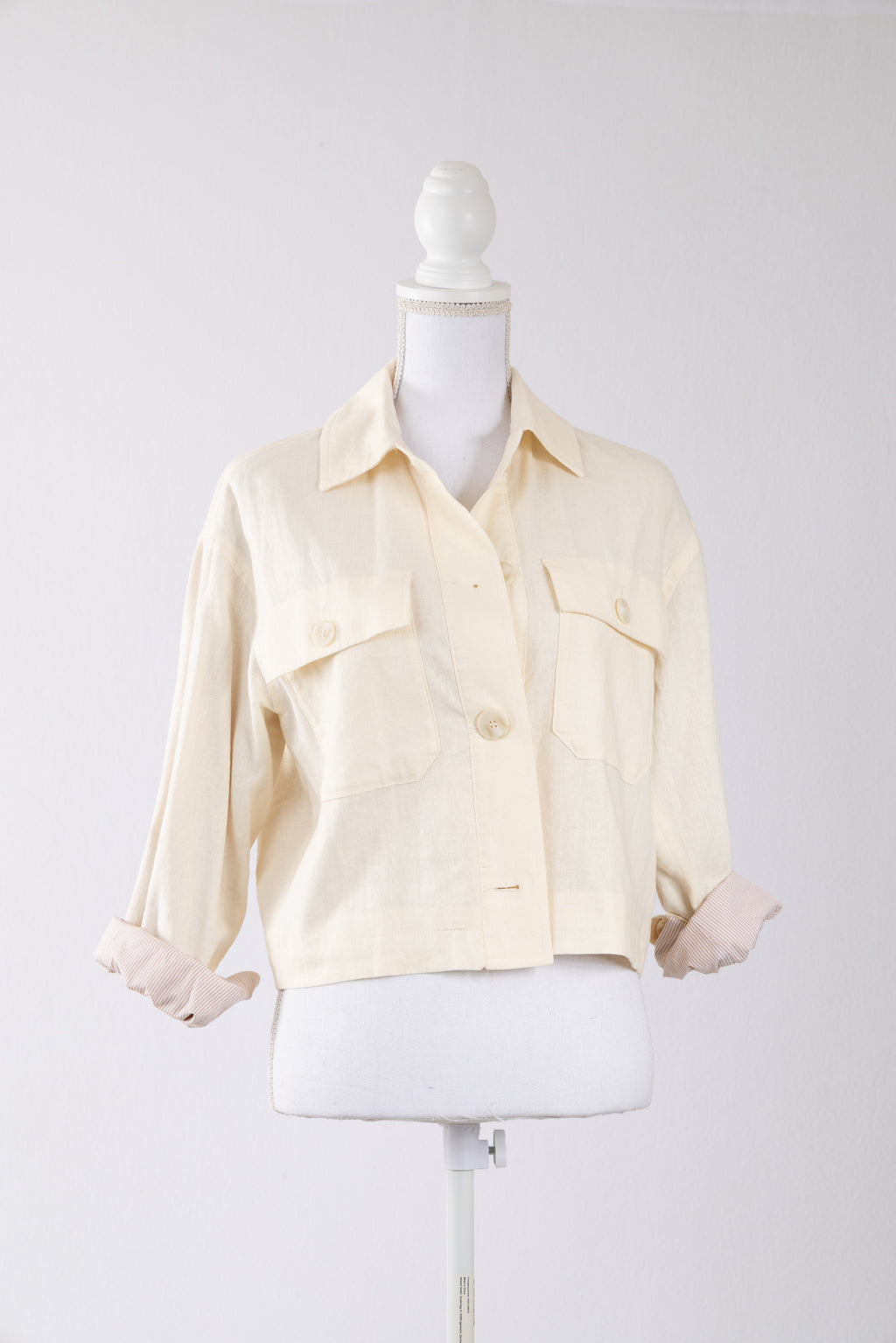 A20 – Veste courte Zara écrue à poches plaquées – Taille XS – Seconde main
