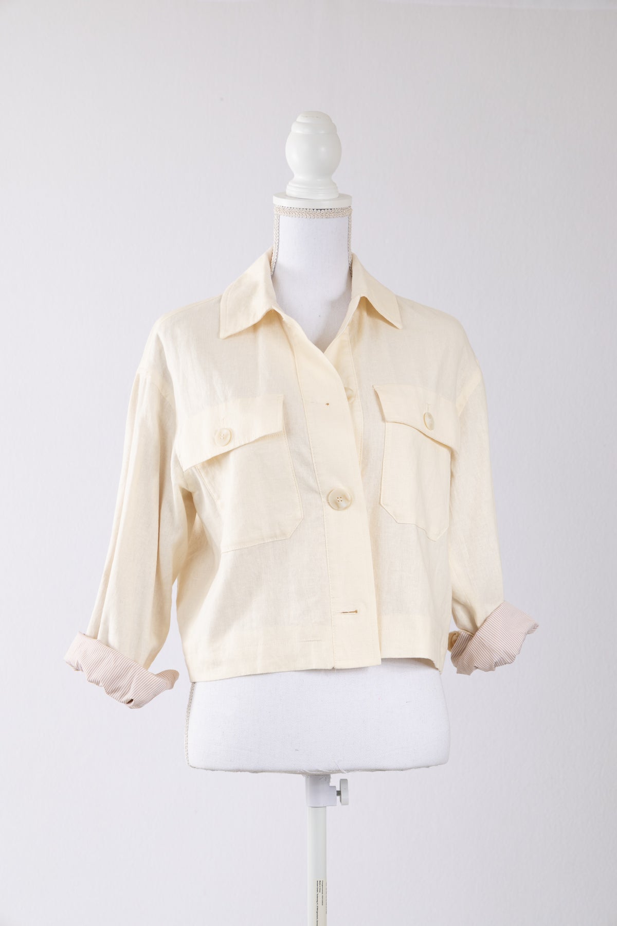 A20 – Veste courte Zara écrue à poches plaquées – Taille XS – Seconde main