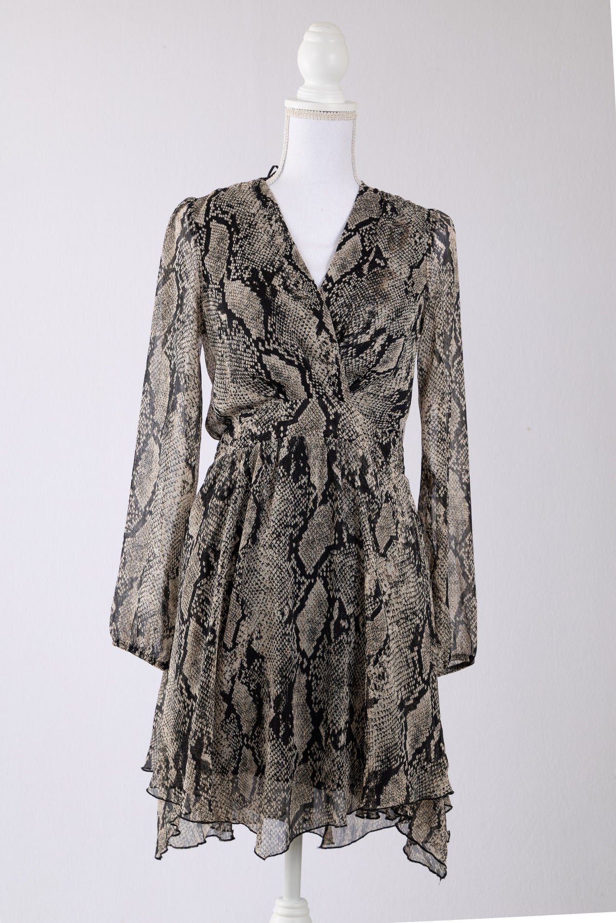 A45 – Robe courte Morgan imprimé python portefeuille – Taille FR 36 – Neuve avec étiquette