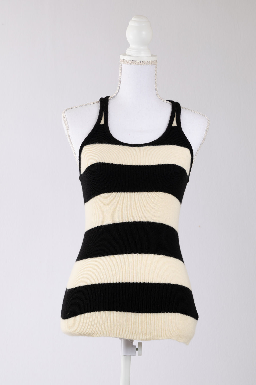 A15 – Débardeur Ralph Lauren Collection 100 % cachemire rayé noir et crème – Taille M – Seconde main