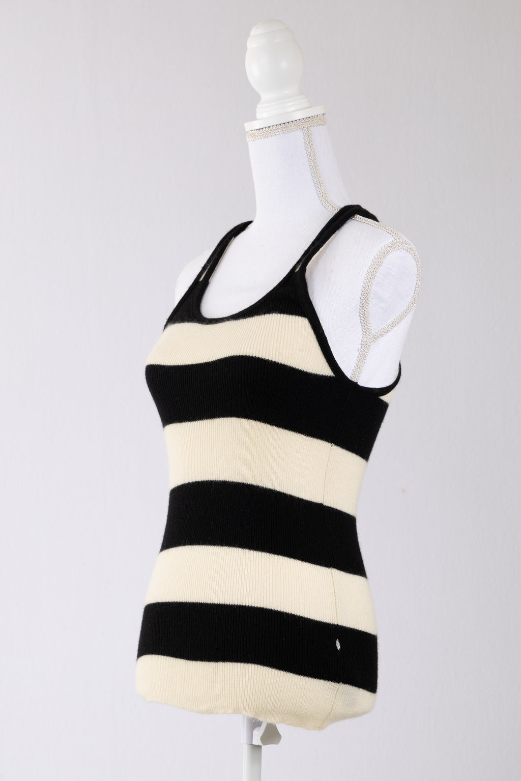 A15 – Débardeur Ralph Lauren Collection 100 % cachemire rayé noir et crème – Taille M – Seconde main