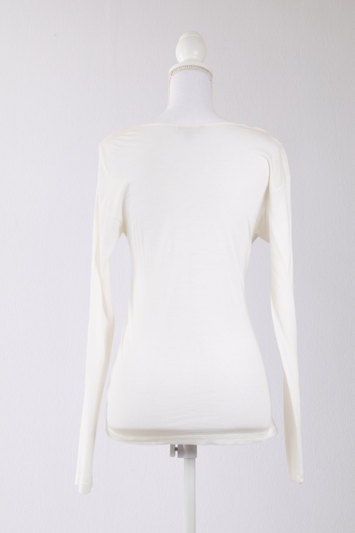 A06 – Blouse blanche bohème ajourée à manches évasées – Taille S/M – Seconde main