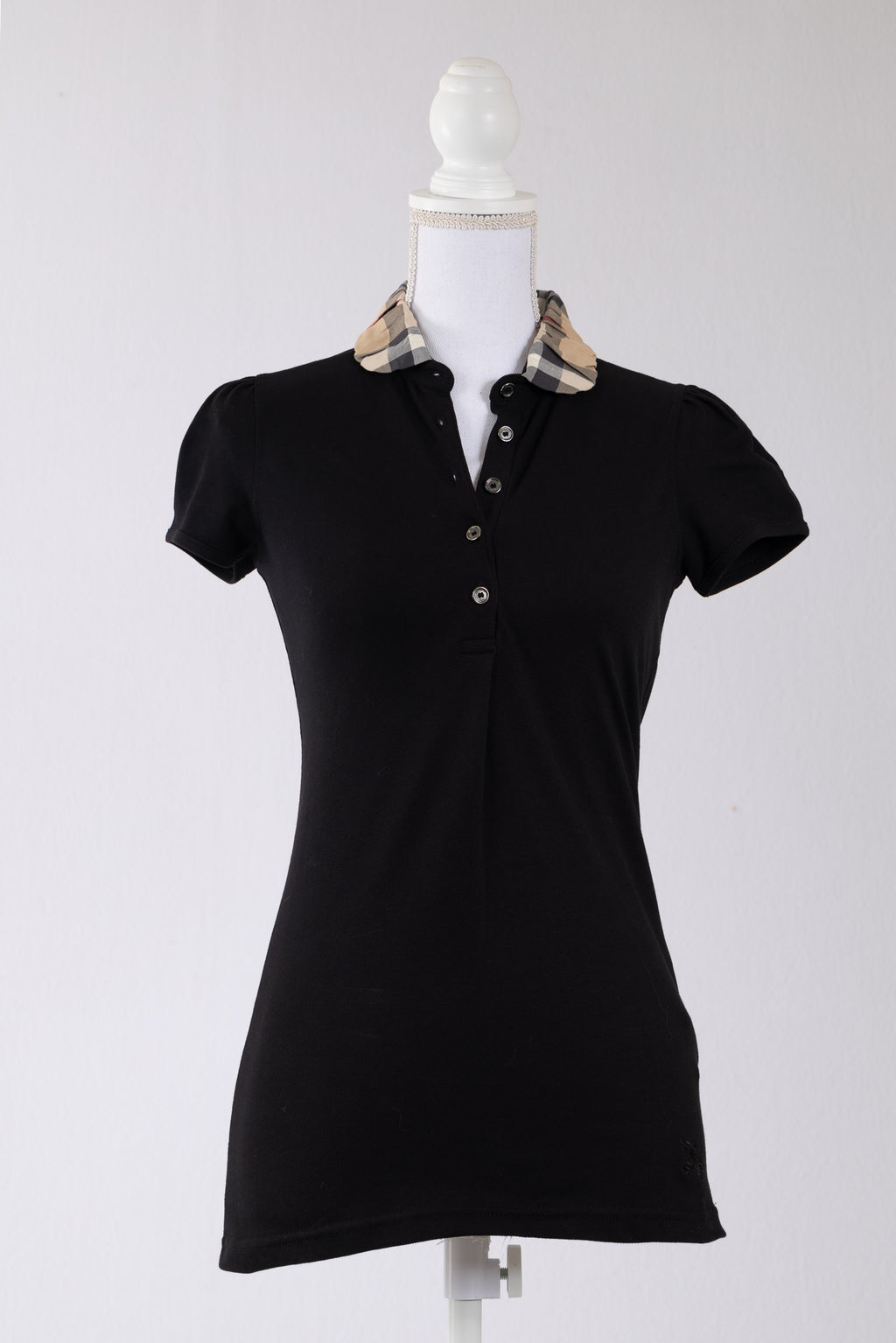 A19 – Polo Burberry noir à col Check – Taille XS – Seconde main