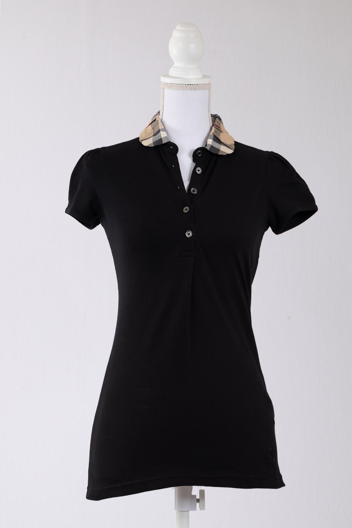 A19 – Polo Burberry noir à col Check – Taille XS – Seconde main