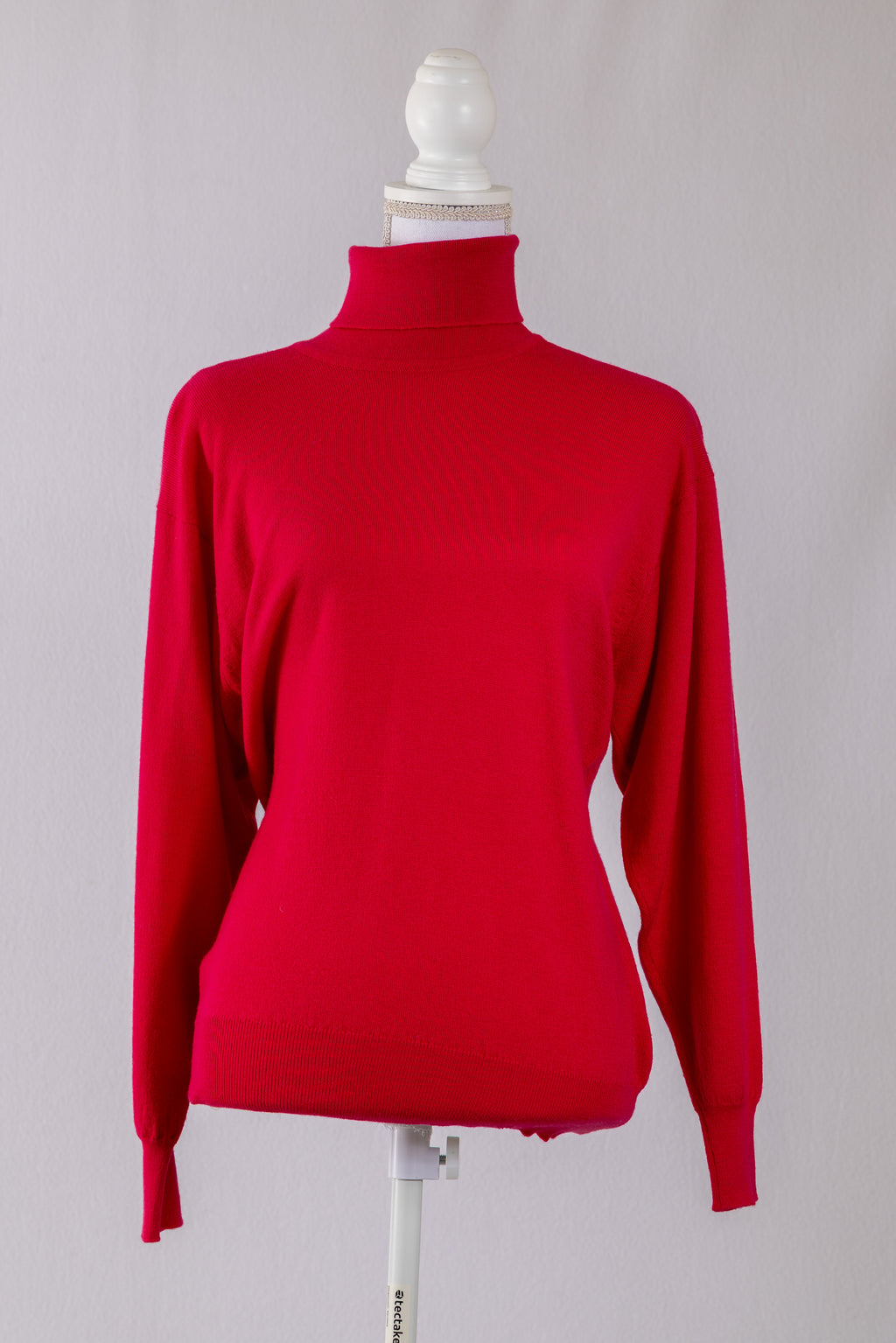 A10 – Pull col roulé rose fuchsia – Taille M – Seconde main