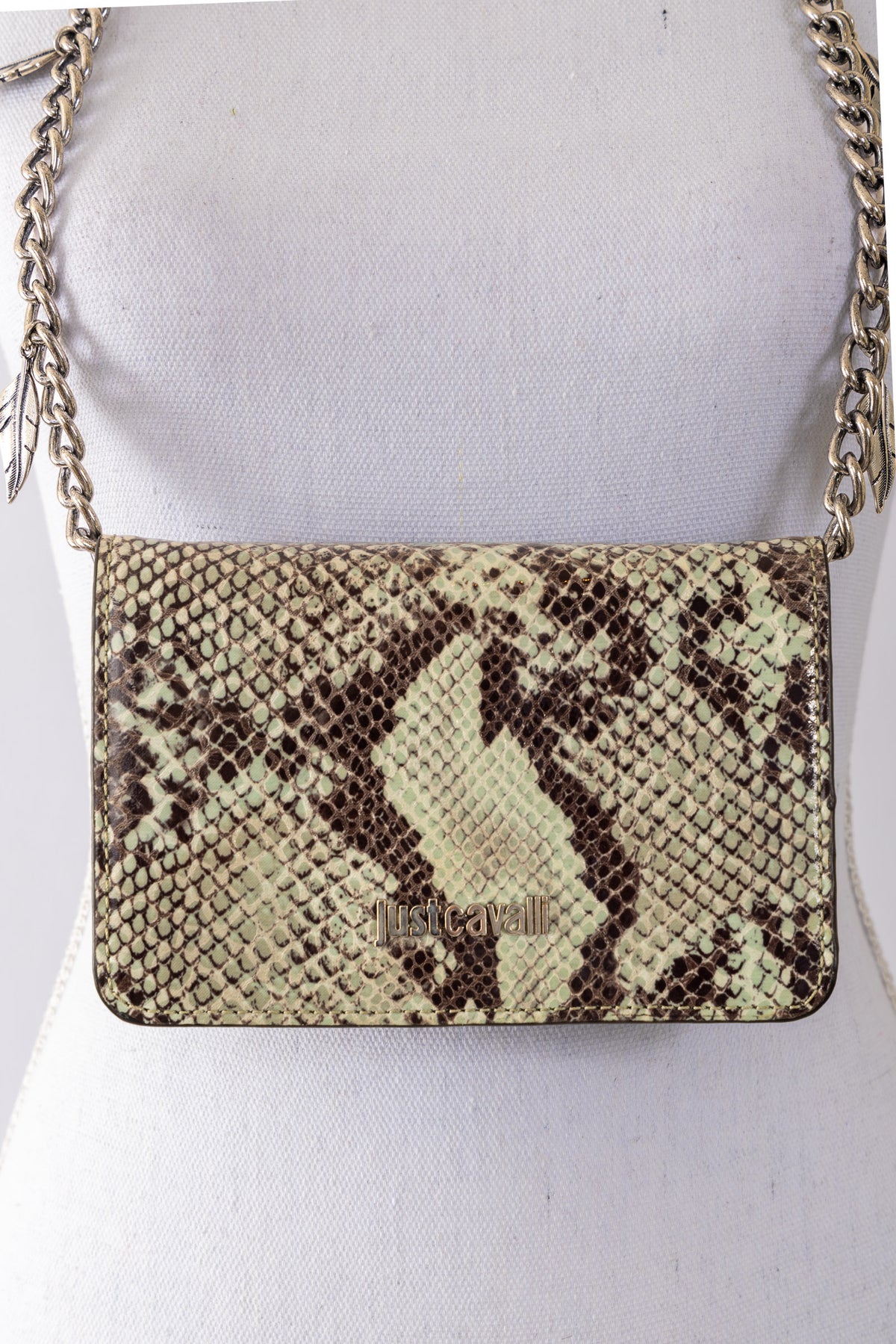 A40 – Sac bandoulière Just Cavalli imprimé python noir et gris à chaîne métal – Seconde main