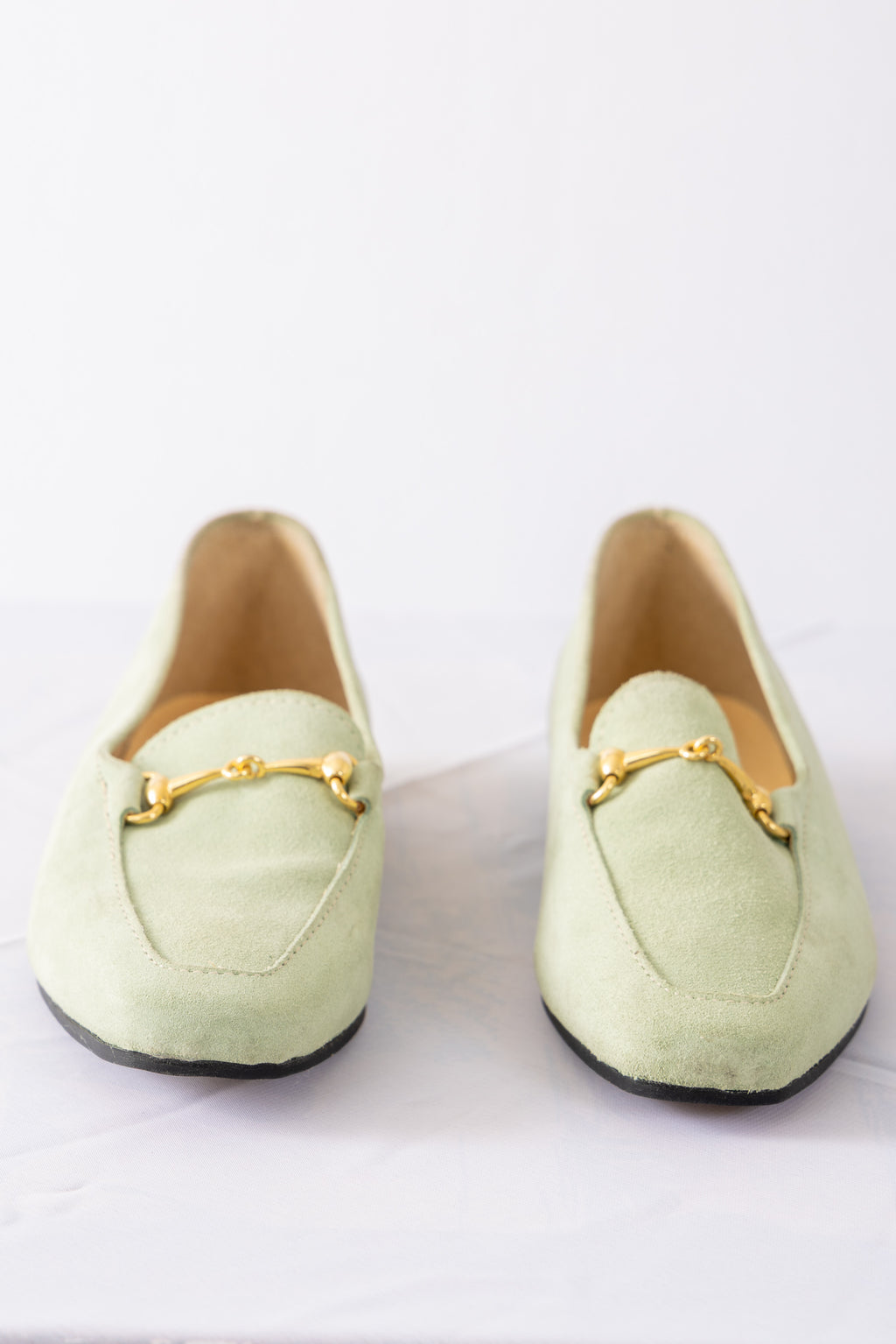 A39 – Mocassins italiens vert sauge effet daim à mors doré – Taille 37 – Seconde main